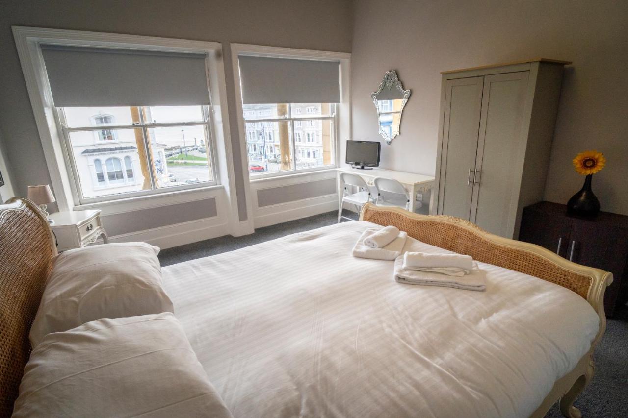 Cornerhouse Apartments Llandudno Esterno foto